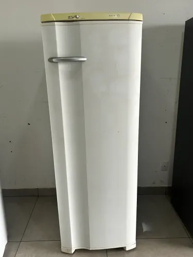 Geladeira Electrolux 110v