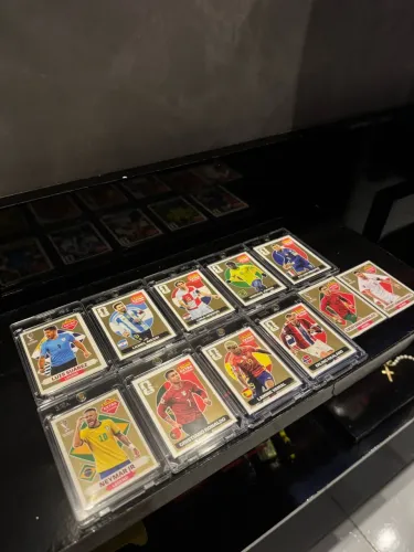 Legend Panini 2022 e 2026 Lendas do Futebol todas OURO NA CASE DE ACRÍLICO