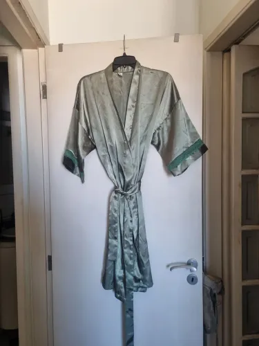 Robe de cetim 46