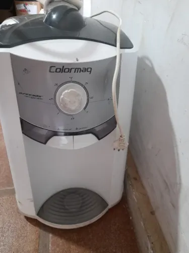 Purificador Refrigerado de Agua Colomarq 220