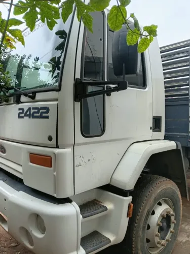FORD CARGO 2422E