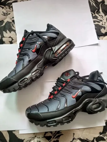 Tênis Nike Air TN Drácula