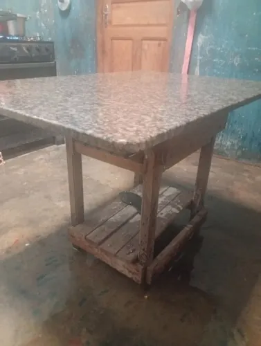 Mesa disponível pra venda