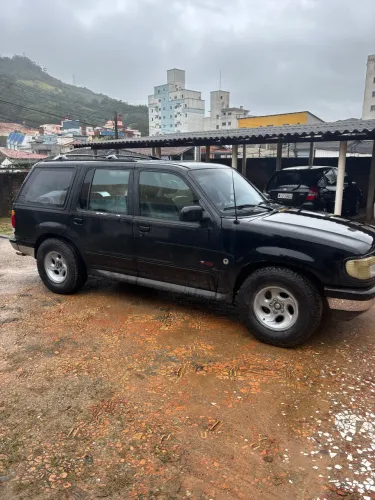 Ford Explorer XLT 4X2 4.0 V6 1997