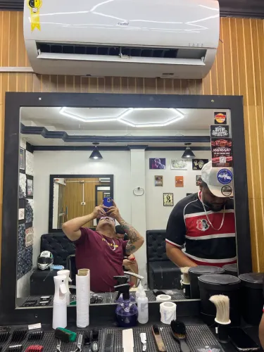 Espelho de barbearia ou salão 