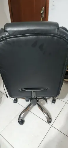 Cadeira Presidente sem braços com vibração para relaxamento lombar