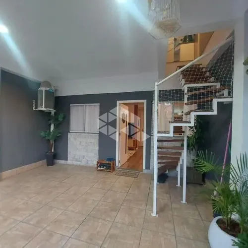 Casa de 2 quartos com garagem na Vila Nova