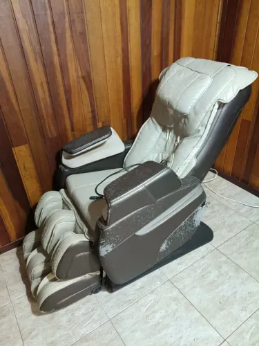 Cadeira de massagem.