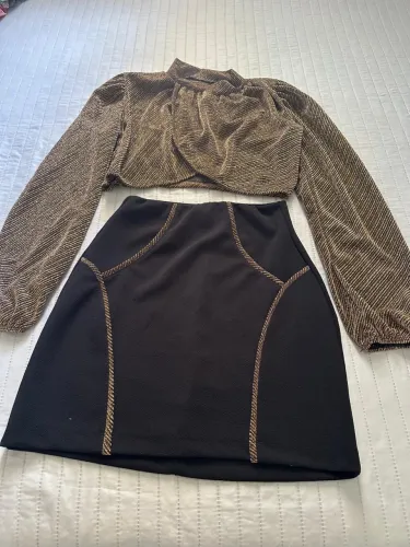 Conjunto saia e cropped
