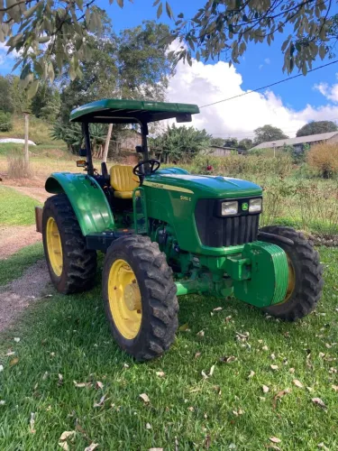 Trator jhon deere 