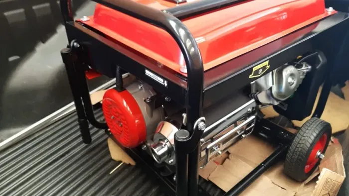 Gerador Nagano de 10Kva a gasolina 110/220v partida eletrica e manual pouco uso