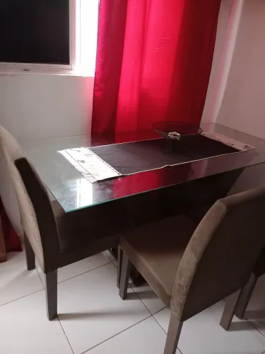 Mesa de 6 cadeiras