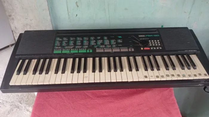 Teclado Yamaha PSR 150 USADO 