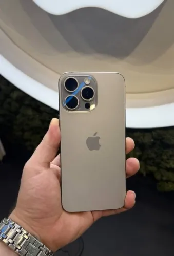 iPhone 15 Pro Max Titânio Desert 256 GB 6 meses de garantia