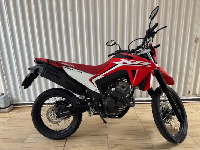 Vende-se Tornado 300
