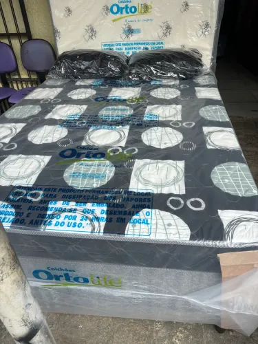 CAMA BOX CASAL  NOVA ( GANHA 2 TRAVESSEIROS )