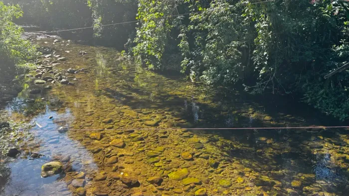 lindo terreno a venda com fundo pro rio