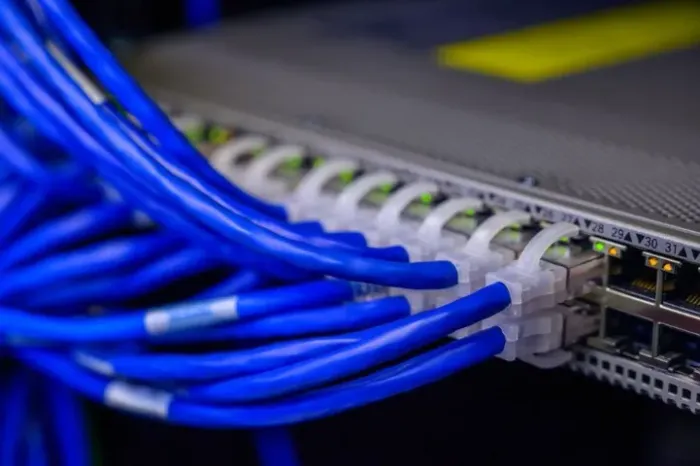SWITCH UNIFI 24-PORTA USW-24-POE