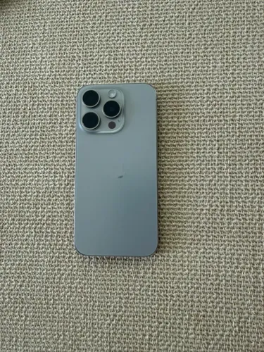 iPhone 15 pro 256gb sem detalhes