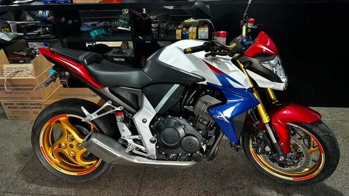 Honda CB 1000R Capitão América