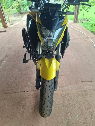 Vendo cb 300f 12 mil quilômetros rodados 