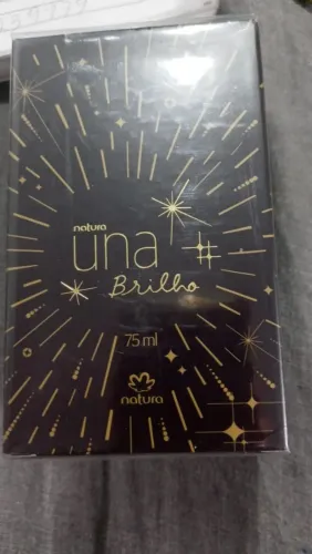 Una brilho feminino natura