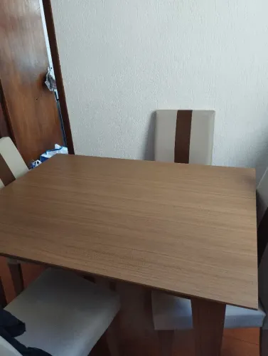 Mesa com 4 cadeiras bairro Camargos BH