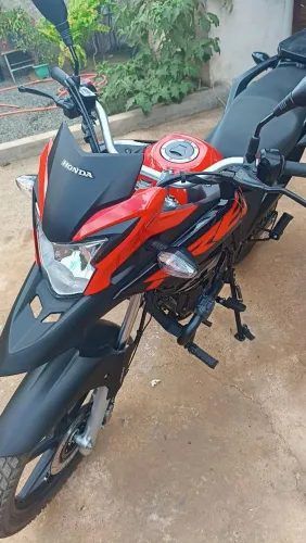 Vendo XRE 190 2023 com 8.000 km