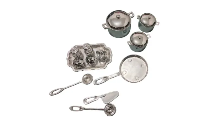 Miniatura panelas e utensílios cozinha Barbie