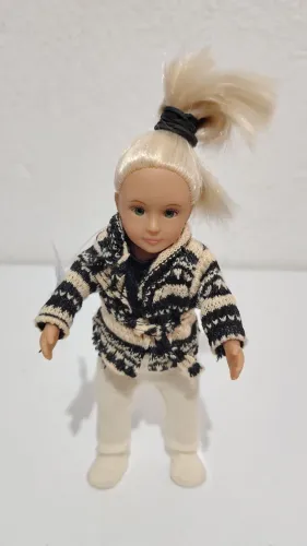 Bonequinha Dolls Lori generation.