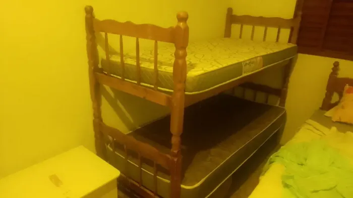 Vendo Beliche de madeira maciça