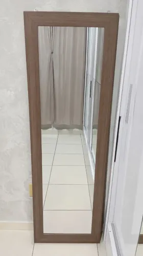 Espelho de parede com moldura-novo