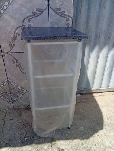 Fruteira com pedra de mármore