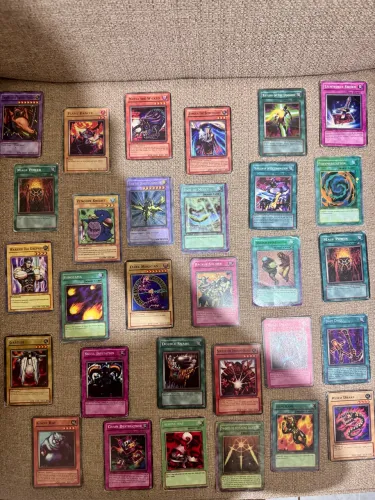 CARTAS YU-GI-OH - COM DARK MAGICIAN E CARTAS CLÁSSICAS