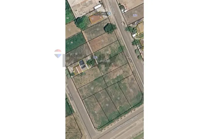 Área com 8 terrenos à venda no bairro Sagrada Família