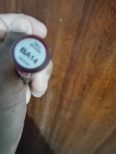 Batom nunca usado