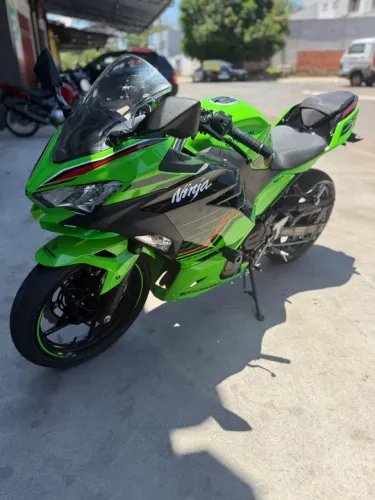 Kawasaki ninja KRT 400