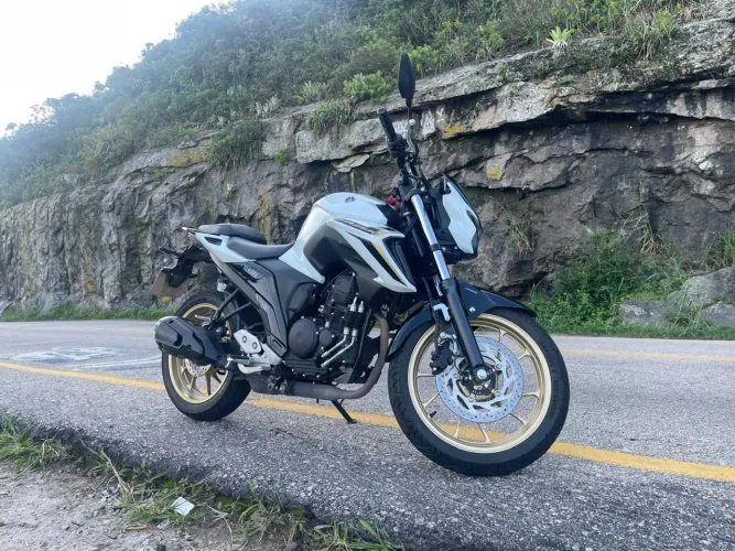 Fazer 250 2025