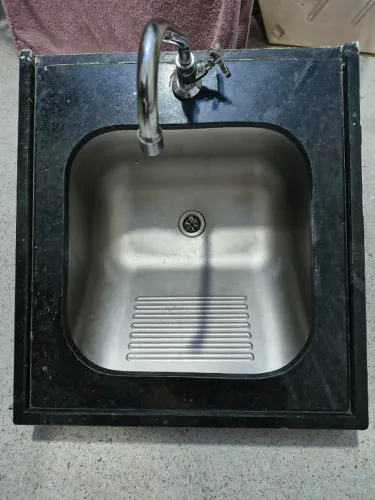 Tanque de Inox com Pedra São Gabriel