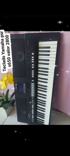 Lindo teclado Yamaha PSR S650 já sampleado