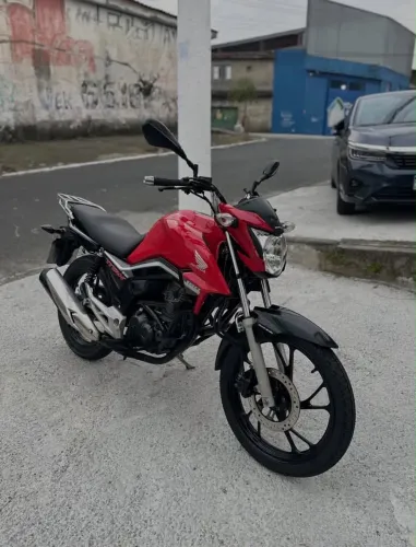Cg titan 2021 bem conservada