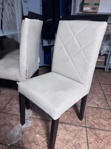 Cadeira  6 com base tudo por 350,00