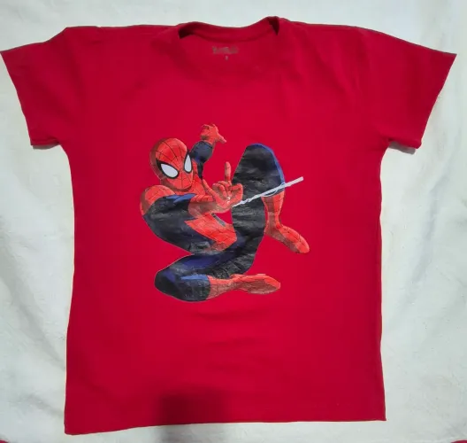 3 Camisas em 100% algodão do personagem Homem Aranha nos tamanhos P, M e GG
