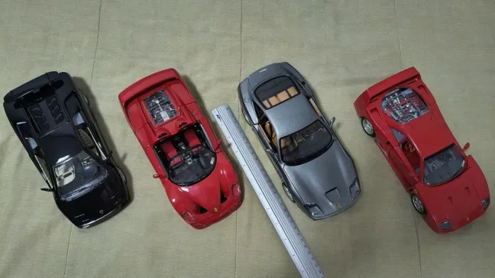Miniaturas em metal Ferrari, Lamborghini (1:18) + Lotus-Honda 99T (1:20 Tamiya - plástico)