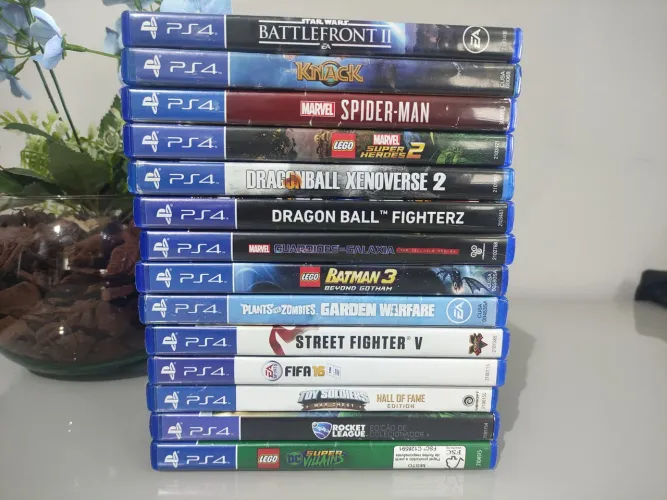 Lote com 14 jogos para ps4, usados funcionando perfeitamente