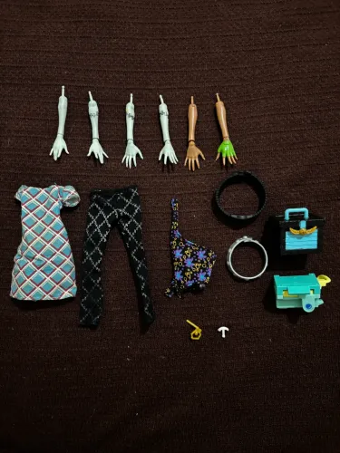 Mini Lote roupas e acessórios Monster High