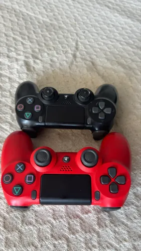 PS4 Slim Bivolt - Excelente Estado - Com 2 controles originais