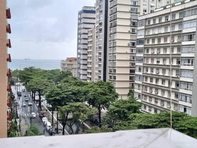 Apartamento alto padrão 3 dormitórios de frente 1 por andar 1 quadra da praia à venda no B