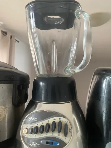 Liquidificador oster de copo de vidro 