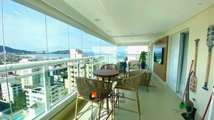 Cobertura a venda em Guaruja com 04 dormitorios
